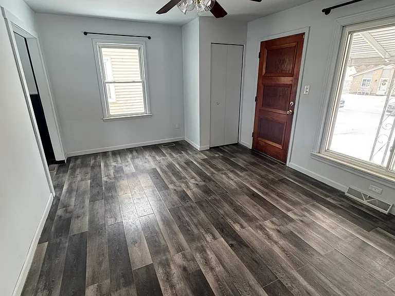 15424 Oldham St — Photo 3
