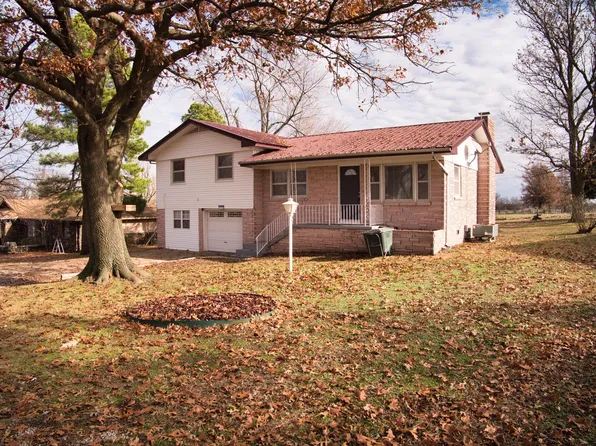 1080 S Curtis St, Welch, OK 74369