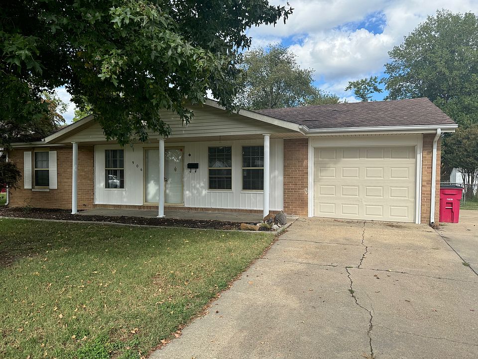 1st image of 906 Davis Blvd