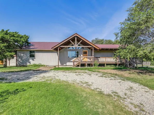 5245 Cambridge Rd, Clearwater, KS 67026