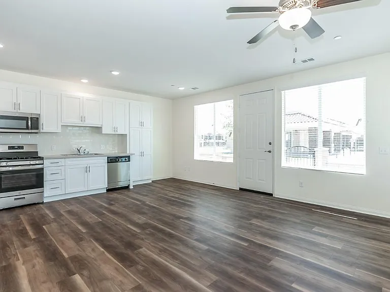 16851 Muscatel St — Photo 11