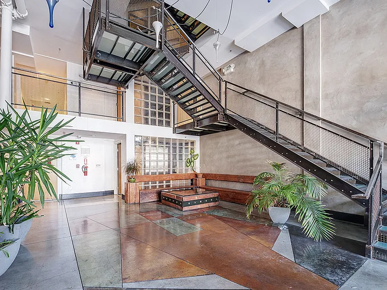 1233 Howard St #3C — Photo 24