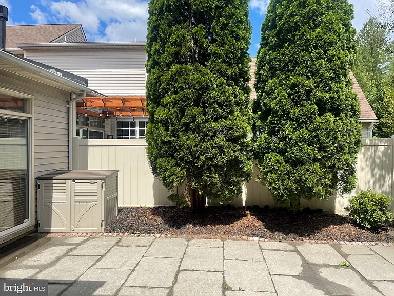 20389 Radcliff Ter — Photo 31