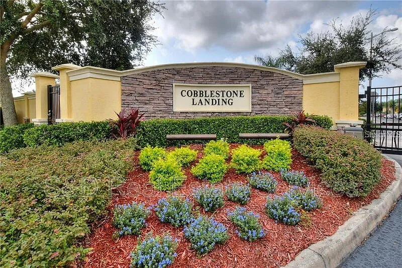 3 bed, 2.5 bath, 1321 sqft, $1,660 — Photo 2