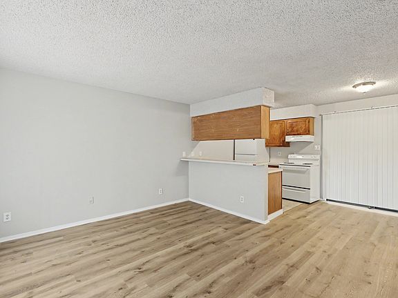 5th image of 1614 Kelly Dr