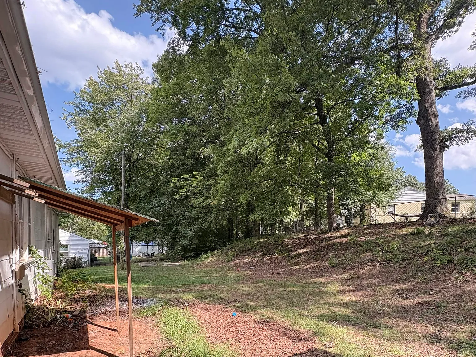 3 bed, 1156 sqft, $1,500 — Photo 2
