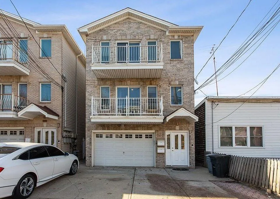 293 Terrace Ave #1
