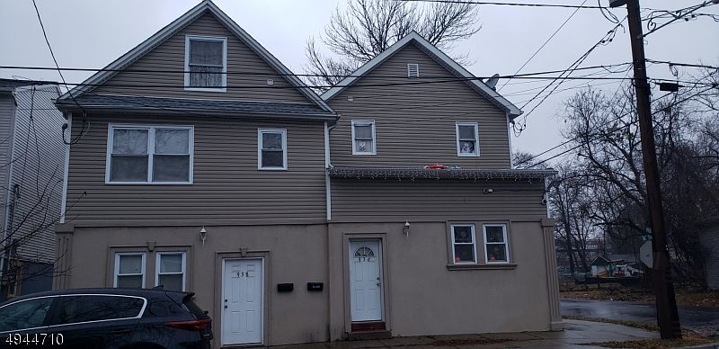 2nd image of 936-38 W 3rd St
