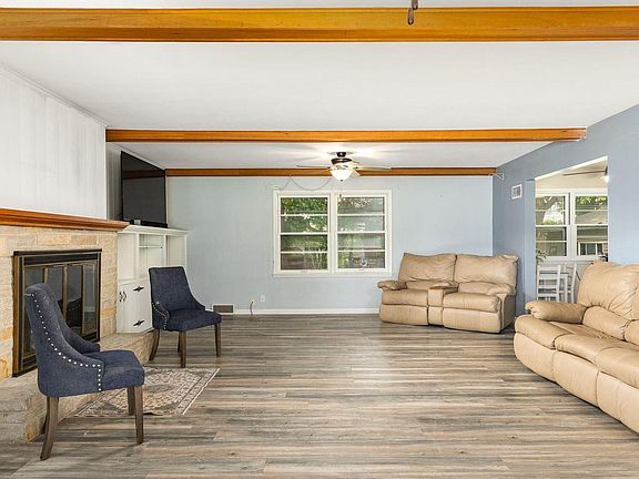 3rd image of 684 S 6th AVENUE