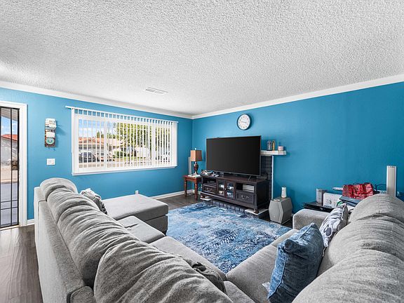4th image of 1118 E Avenue J10