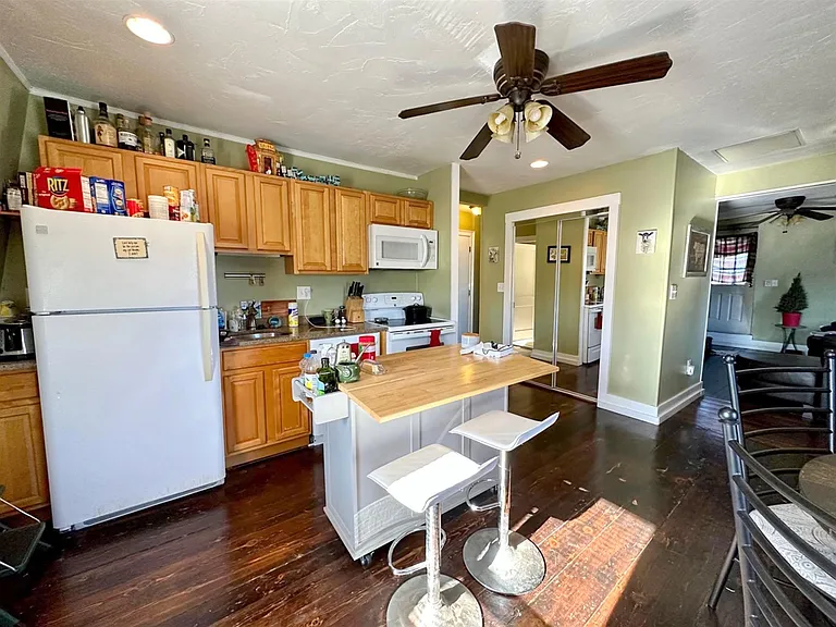 145 Highland Ave #2 — Photo 10