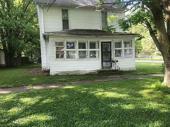 3rd image of 200 E Blagrove St