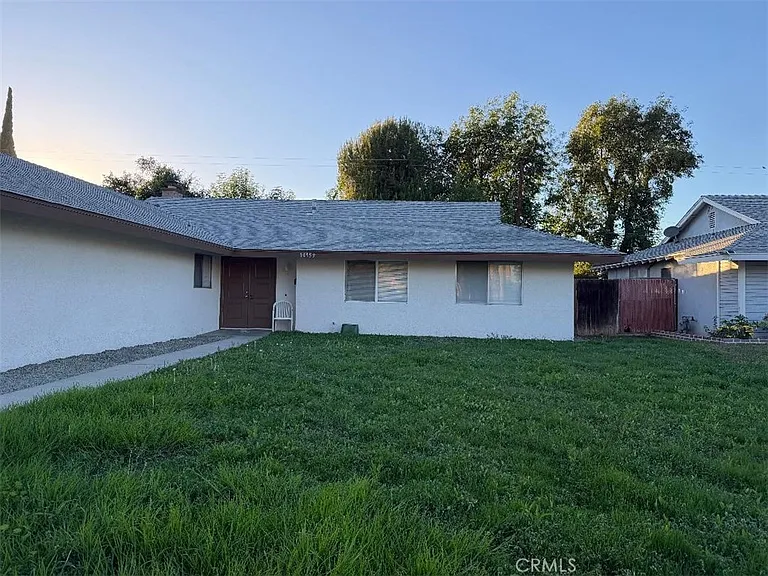 10959 Collett Ave — Photo 1