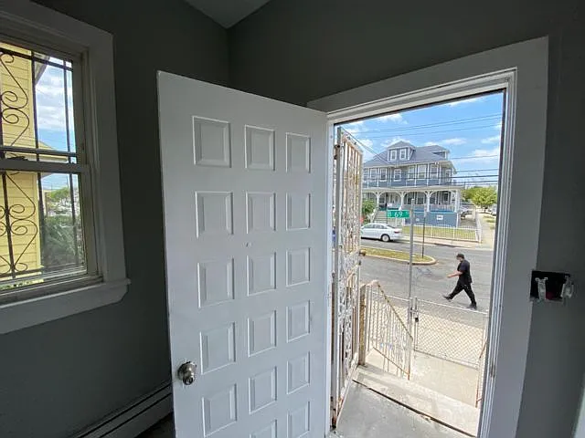 Beach 69 St — Photo 2