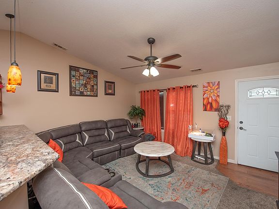 5th image of 2200 Brady Ln