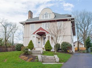 29 Arnoldale Rd, West Hartford, CT 06119