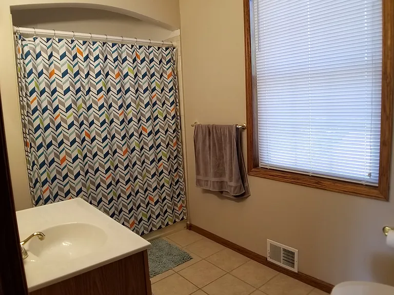 2nd Floor Bathroom