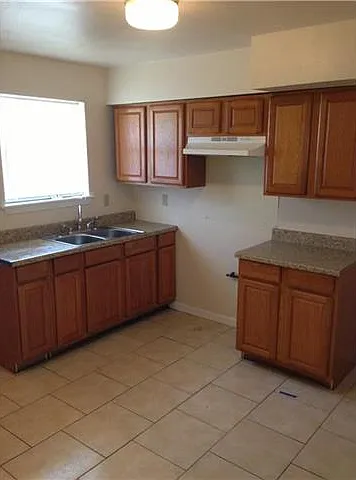 4110 Saint Bernard Ave — Photo 5