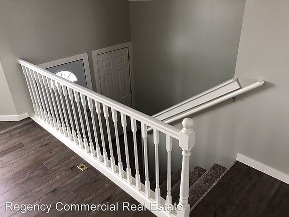 4th image of 805 Lois Ln