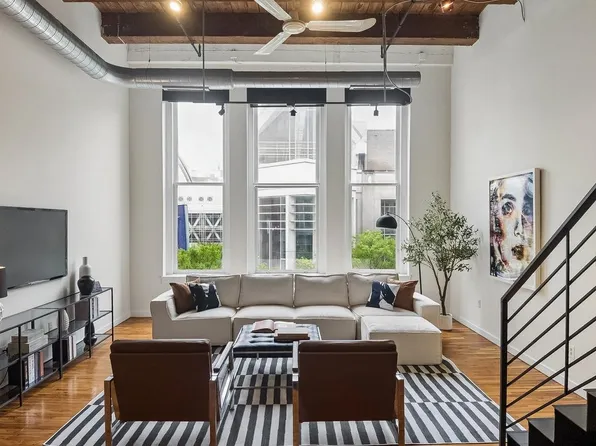 1027 Arch St APT 302, Philadelphia, PA 19107