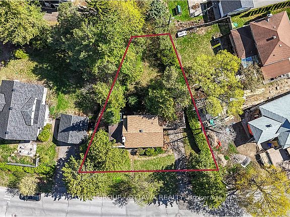 4th image of 1471 Cavendish Rd