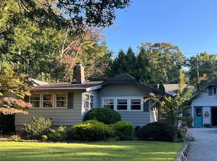 12 Midwood Rd, Stony Brook, NY 11790