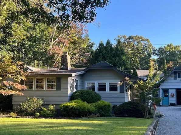 12 Midwood Road, Stony Brook, NY 11790