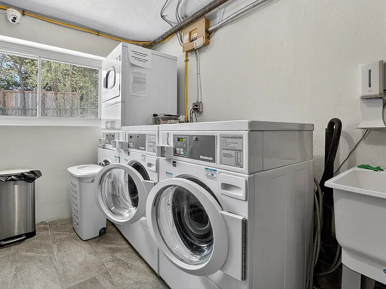 81 Kenwood Dr #6 — Photo 11