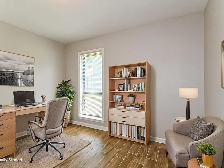 8182 Valley Ridge Trl — Photo 15