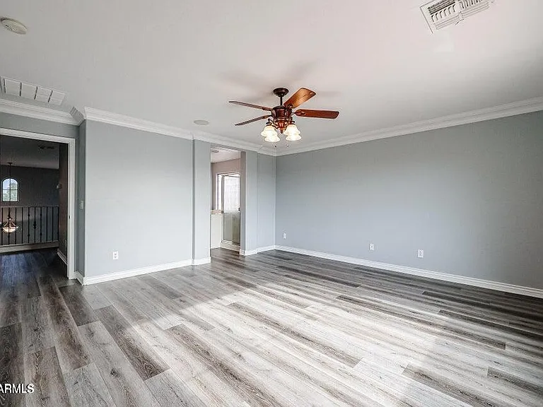 10863 W Washington St — Photo 24