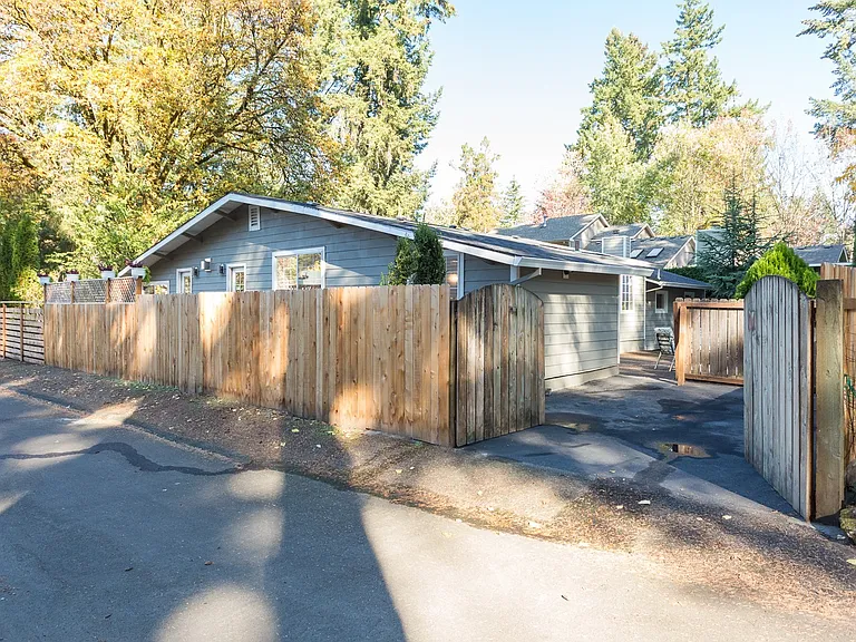 5262 Rosewood St — Photo 44