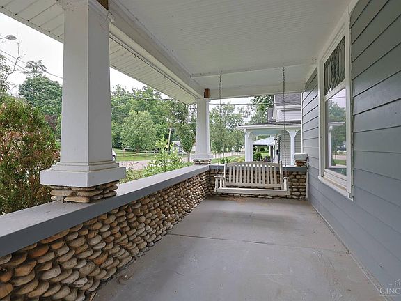 3rd image of 11 Laurel Ave