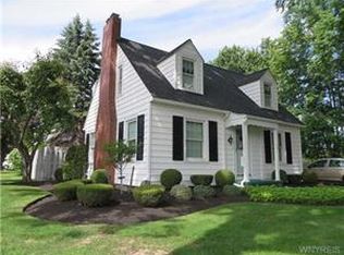 1 Lincoln Dr, Lockport, NY 14094