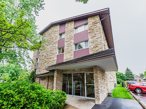 2nd image of 227 Des Plaines Ave #9a6fc9e0f