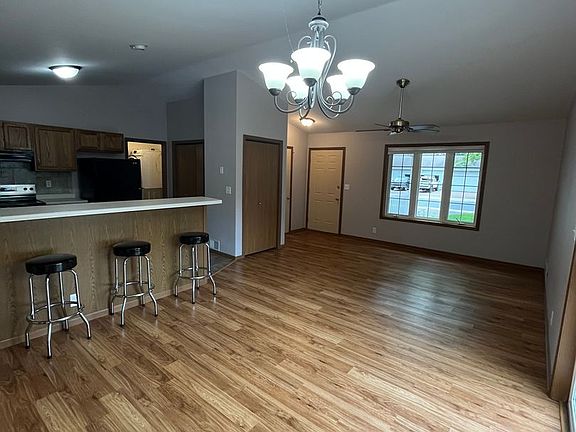 4th image of 2266 Frank St #2264