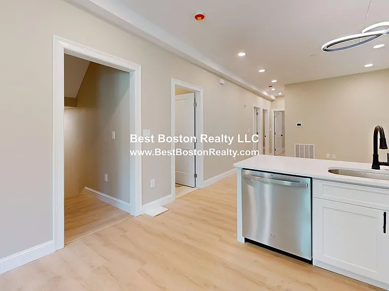 231 Highland Ave #1 — Photo 23
