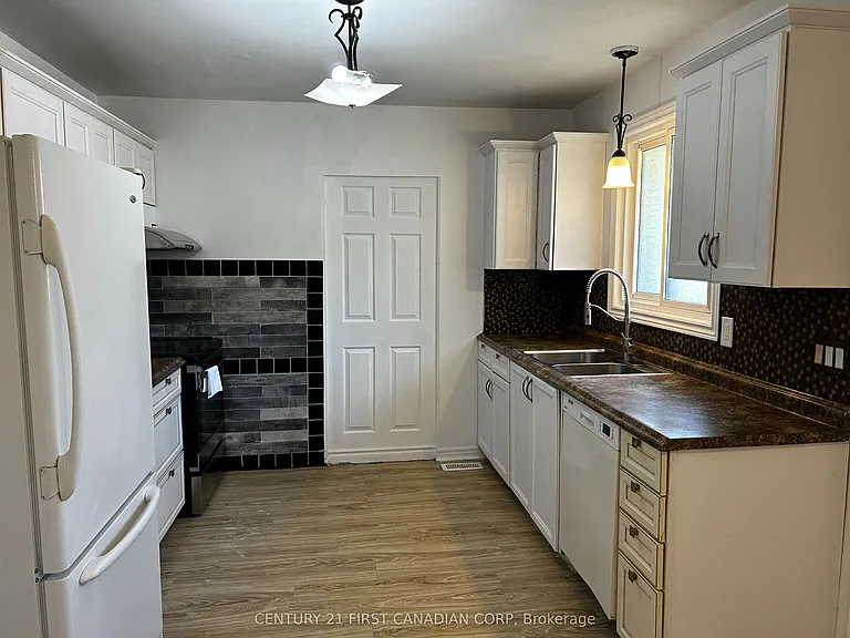 699 Huron St #A — Photo 16