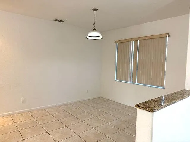 2619 SW Ann Arbor Rd — Photo 4