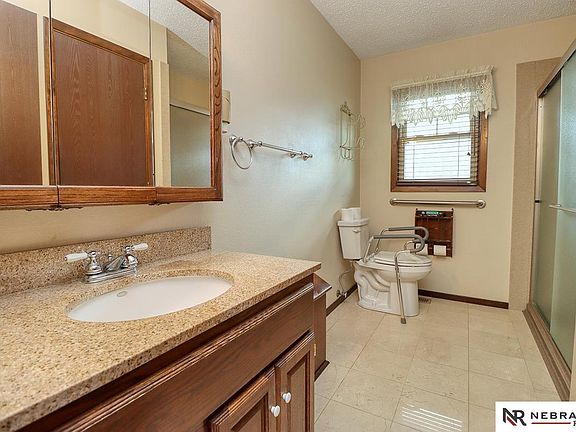2nd image of 122 N 28th St
