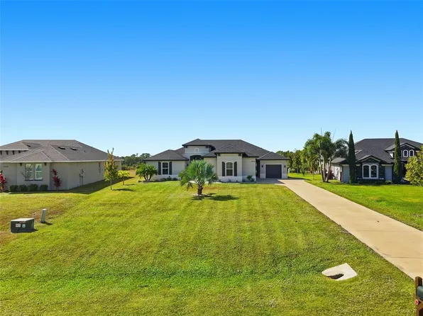 5218 Lake Venice Dr, Wimauma, FL 33598
