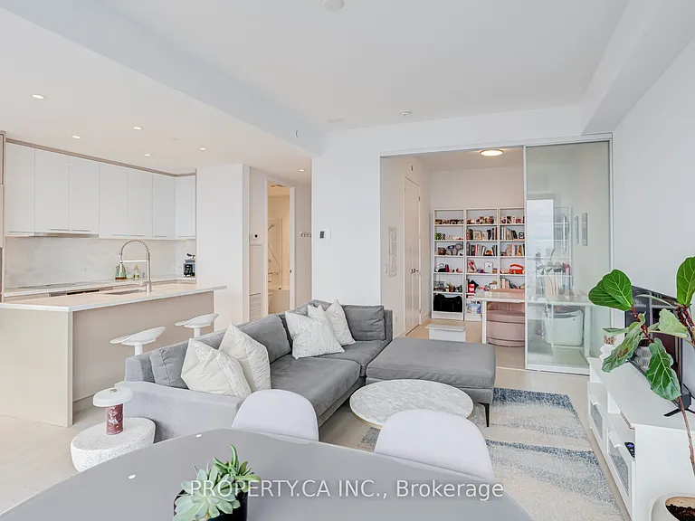 488 University Ave #5308 — Photo 19