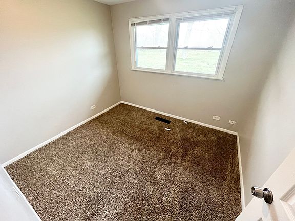 4th image of 4510 188th St