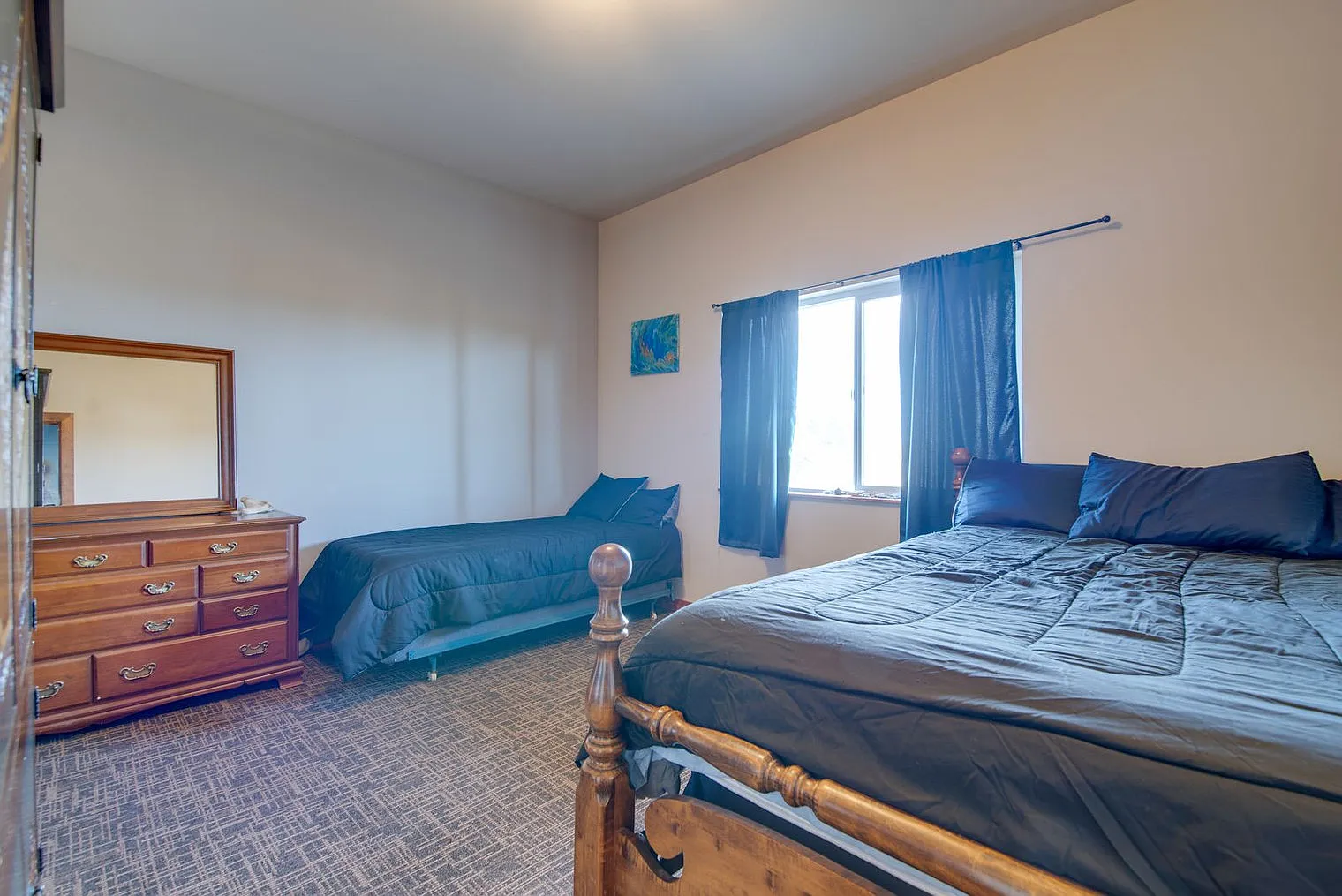 4 bed, 2.0 bath, 2798 sqft, $4,419 — Photo 3