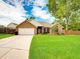 313 Ridge View Ct, Decatur, TX 76234