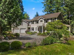 8576 NE Grizdale Ln, Bainbridge Island, WA 98110