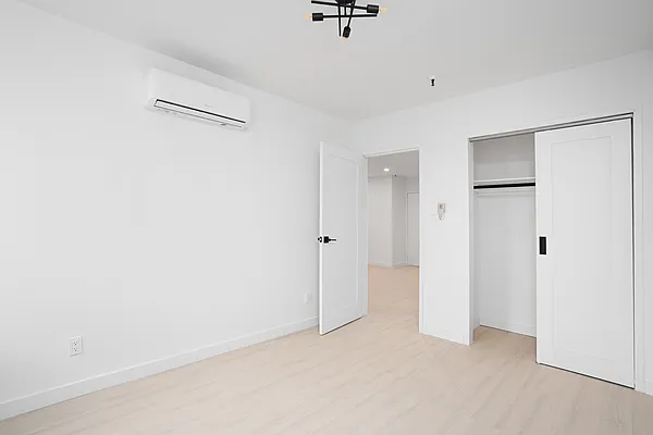 Rented by R New York | media 16