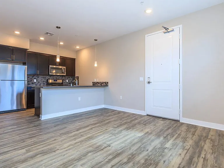 Esencia Sur Apartment Homes — Photo 53