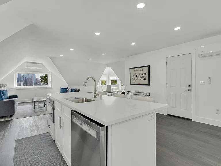 19 Hamilton Ave — Photo 6