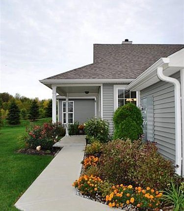 2nd image of 562 Hyannis Port Cir