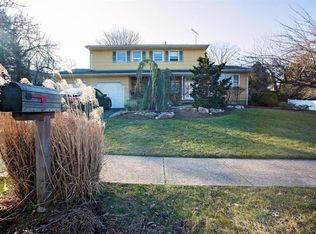 2 Nottingham Dr, Parlin, NJ 08859